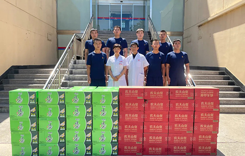 华仁皮肤病医院“八一”慰问消防指战员